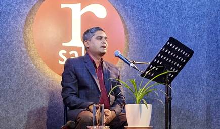 ओम रिजालको दोस्रो उपन्यास ‘पैकेलो’ सार्वजनिक